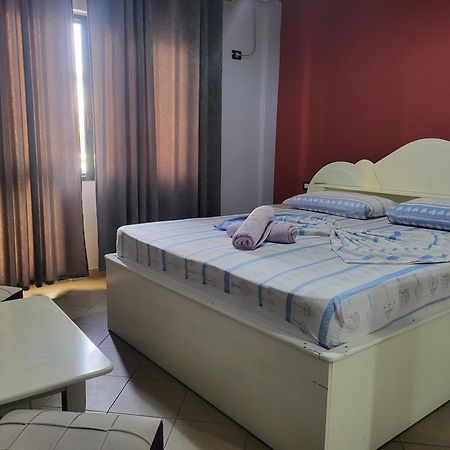 Hotel Europa Lezhë Esterno foto