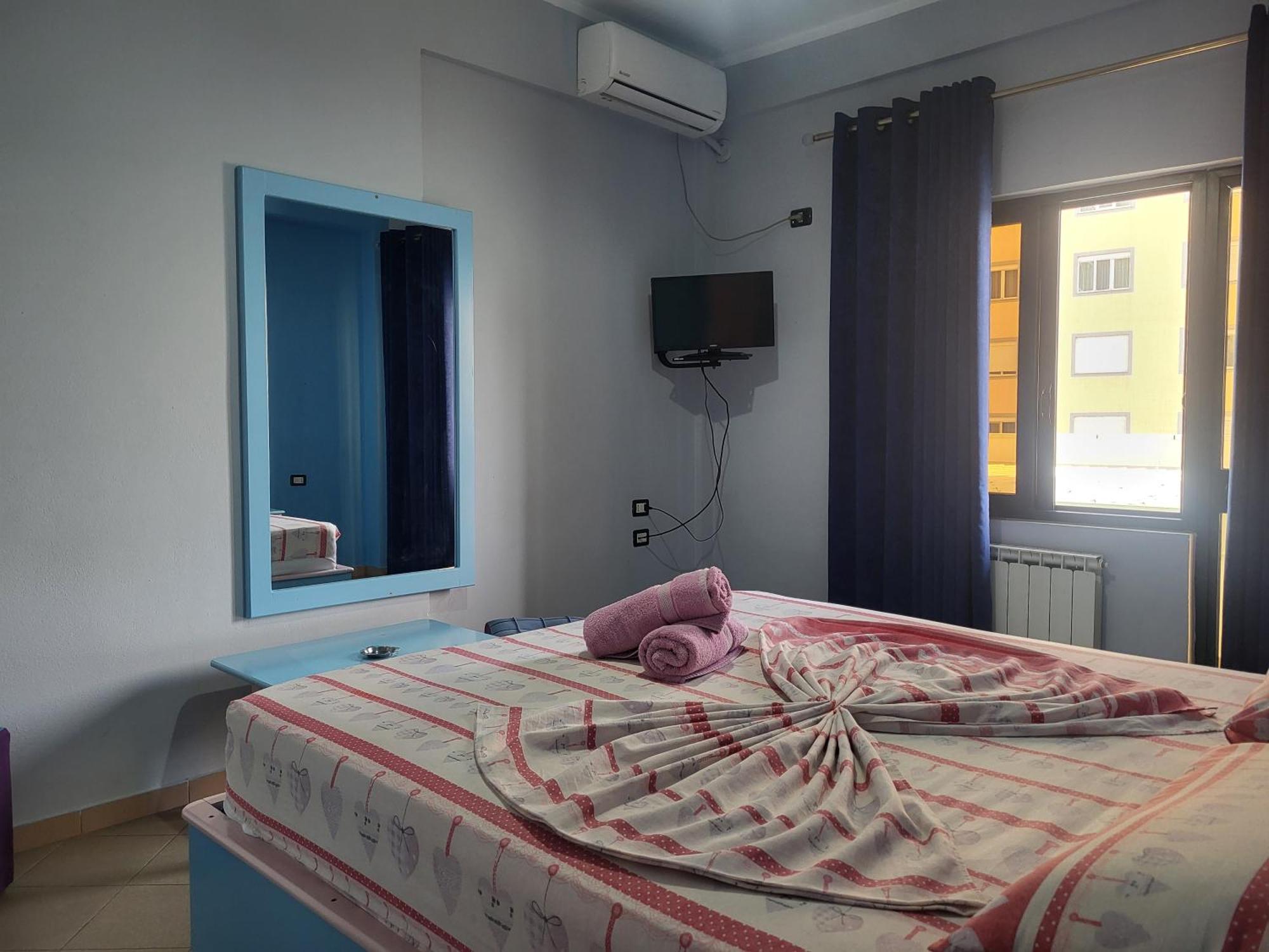Hotel Europa Lezhë Esterno foto