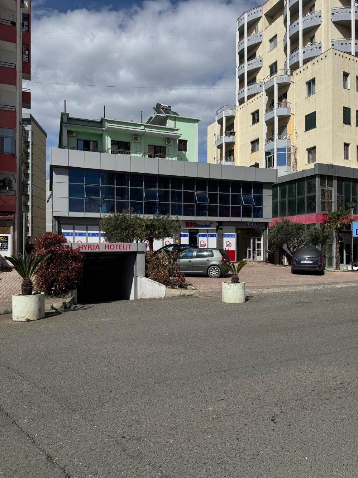 Hotel Europa Lezhë Esterno foto