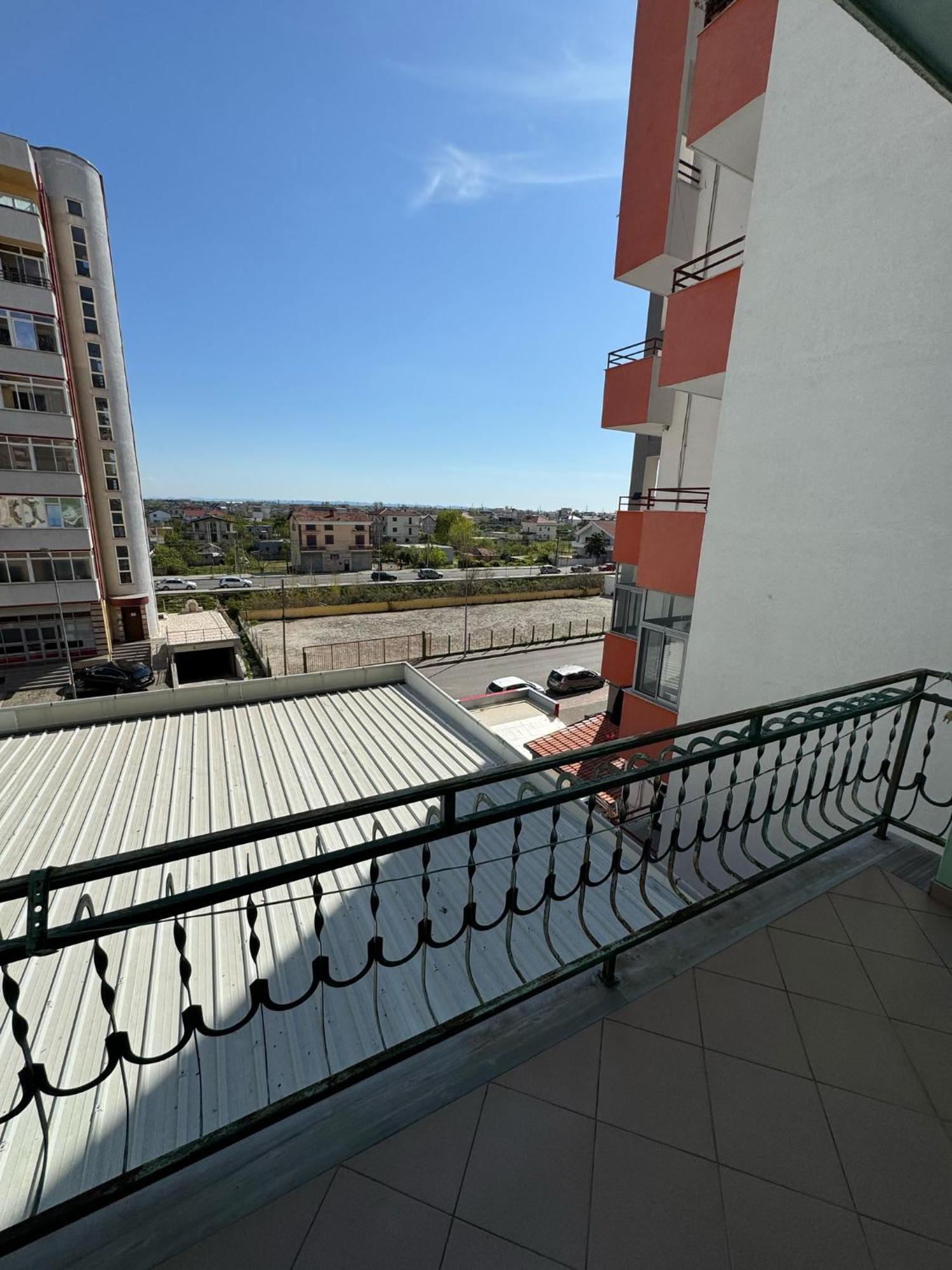Hotel Europa Lezhë Esterno foto