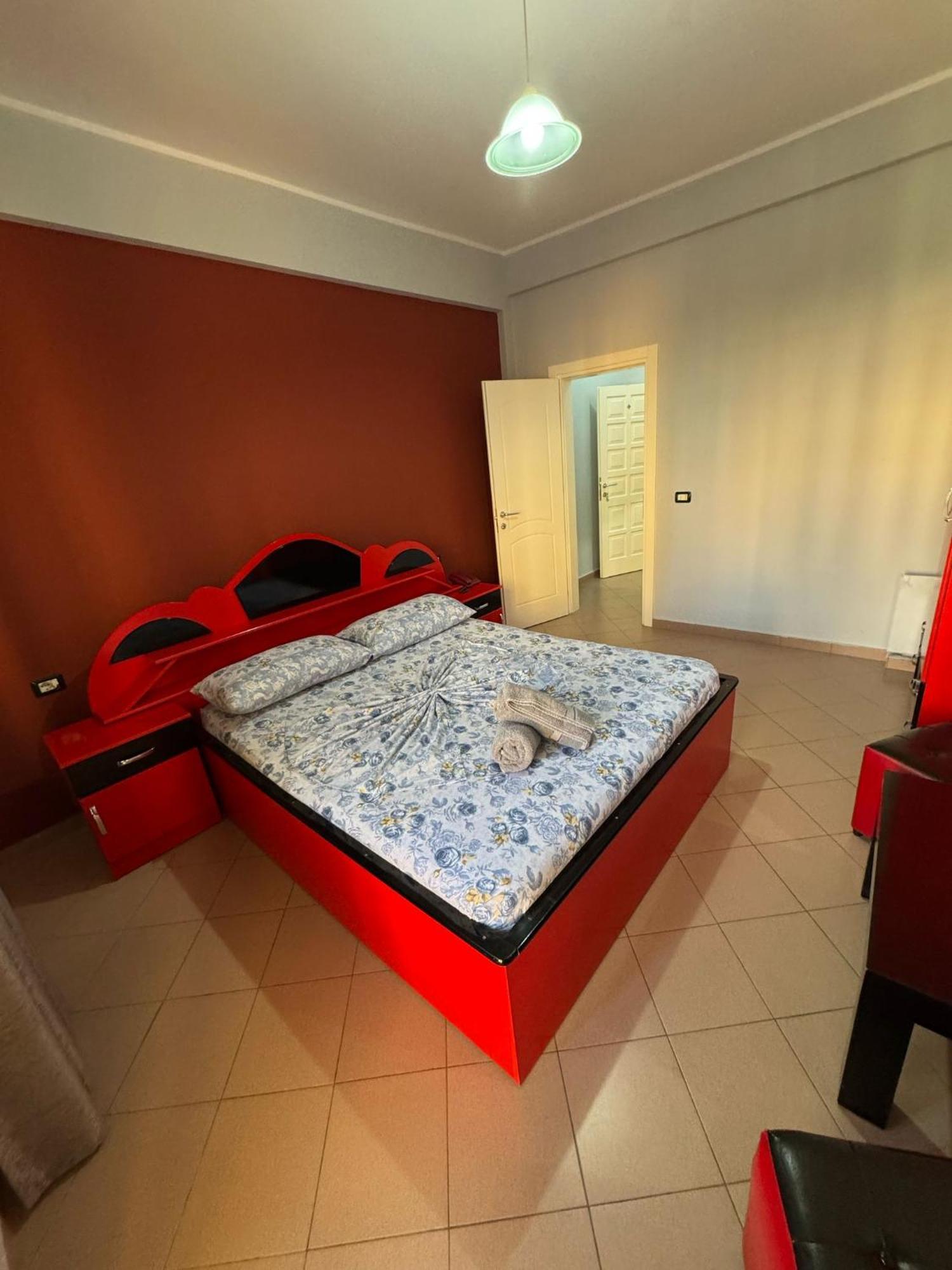 Hotel Europa Lezhë Esterno foto