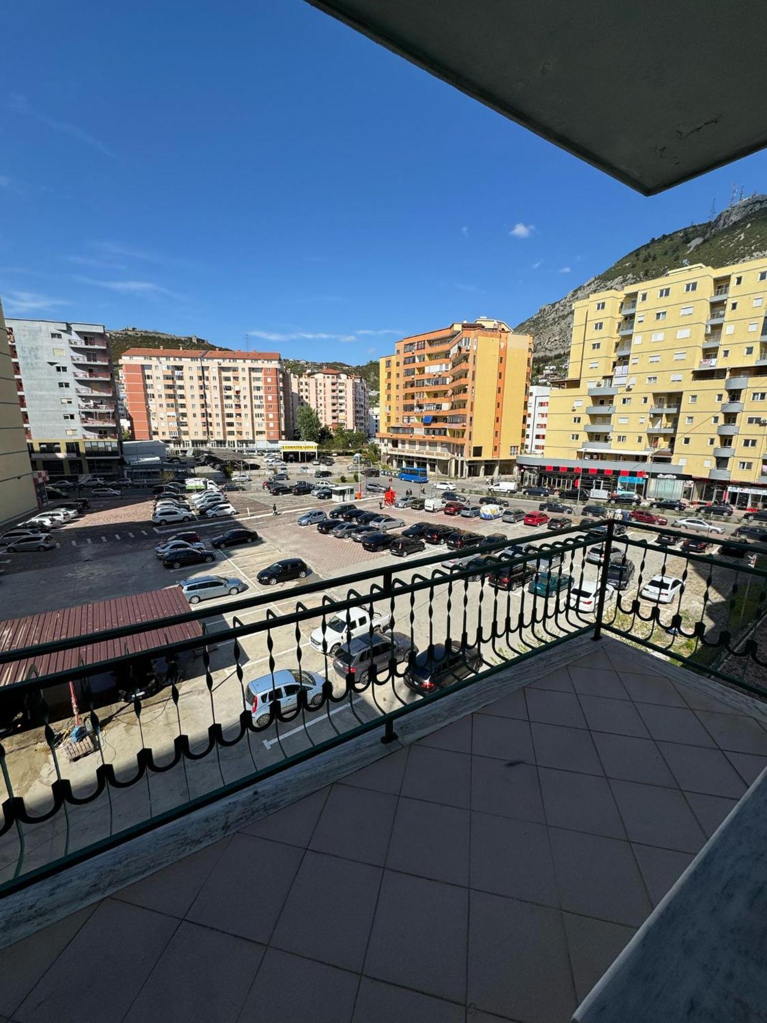 Hotel Europa Lezhë Esterno foto