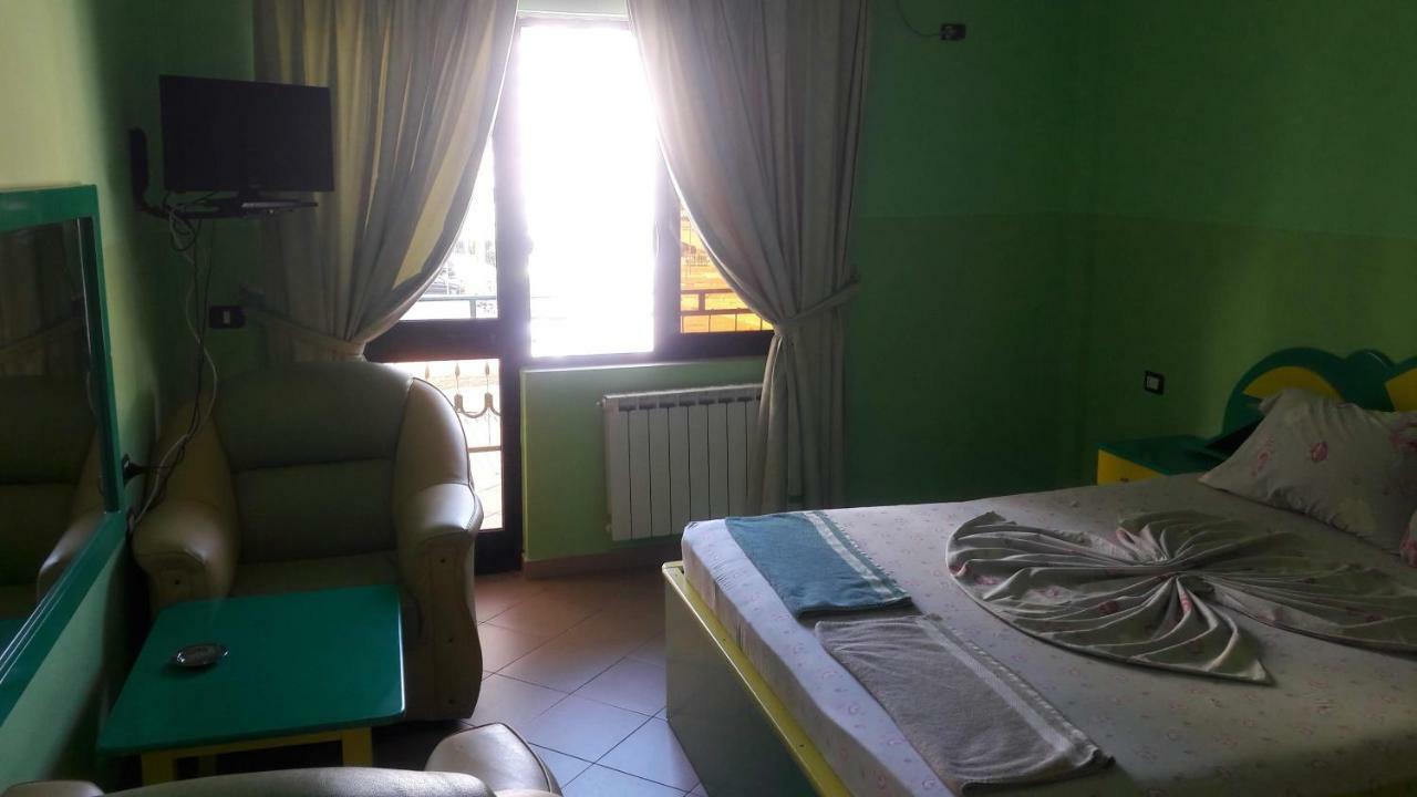 Hotel Europa Lezhë Esterno foto