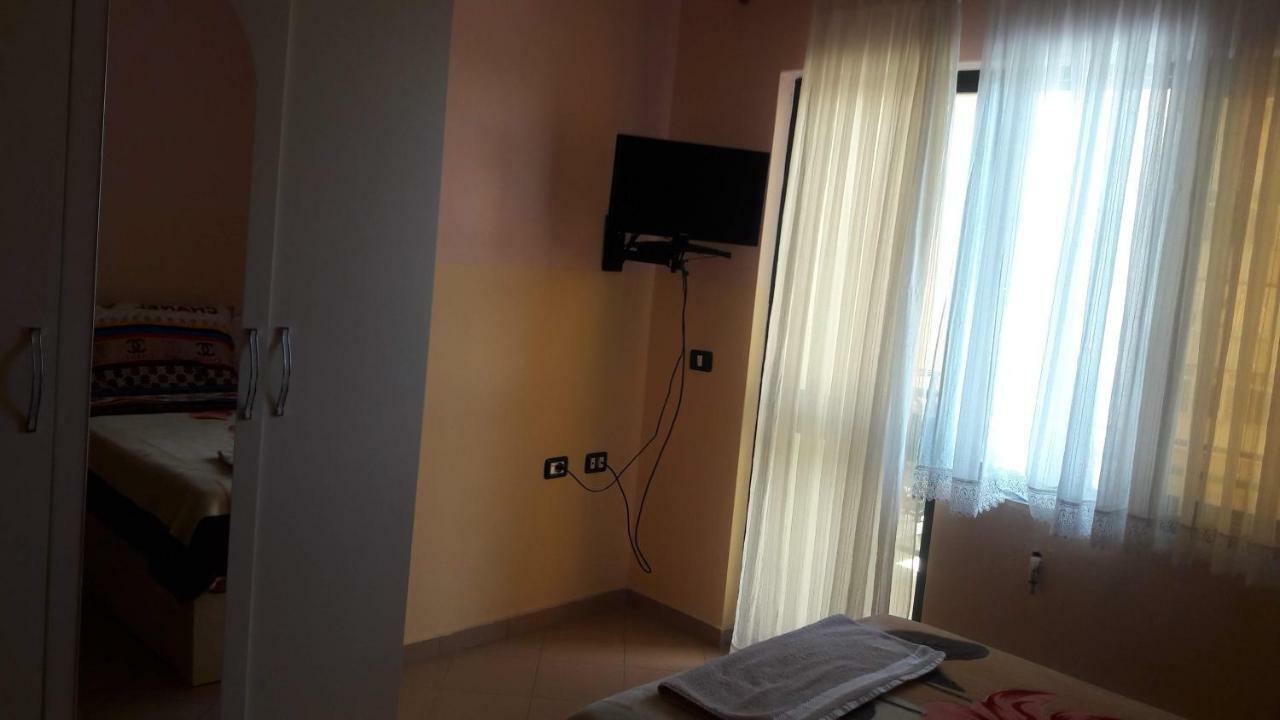 Hotel Europa Lezhë Esterno foto