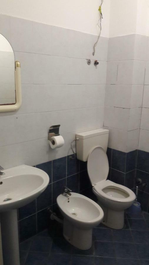Hotel Europa Lezhë Esterno foto