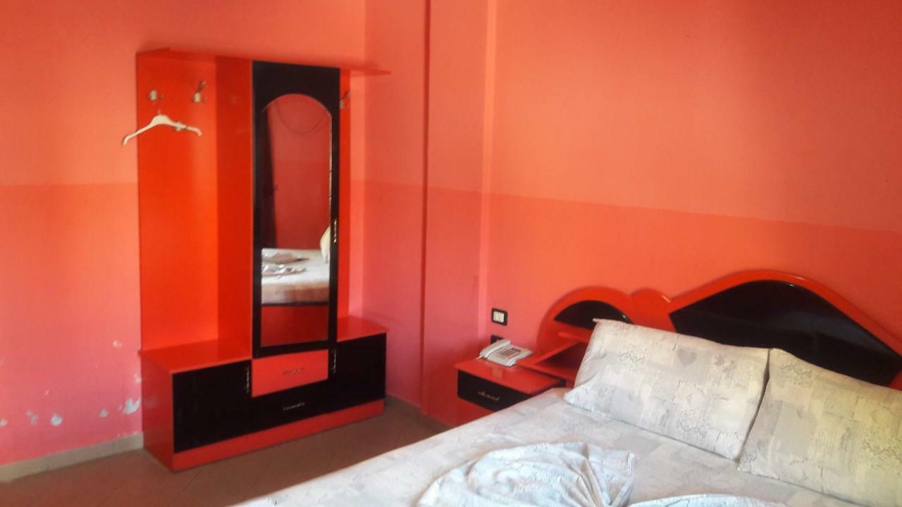 Hotel Europa Lezhë Esterno foto