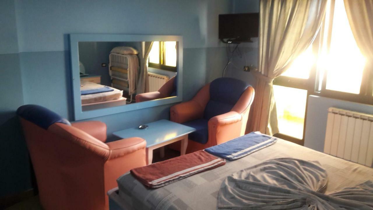 Hotel Europa Lezhë Esterno foto