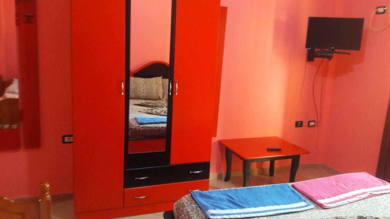 Hotel Europa Lezhë Esterno foto