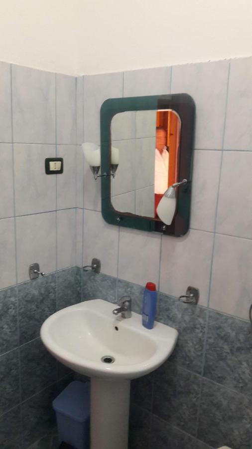 Hotel Europa Lezhë Esterno foto
